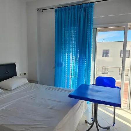 Sunset Roza 酒店 *