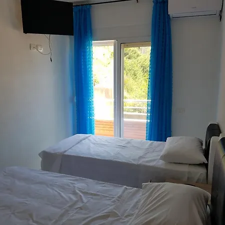 Sunset Roza 酒店 *